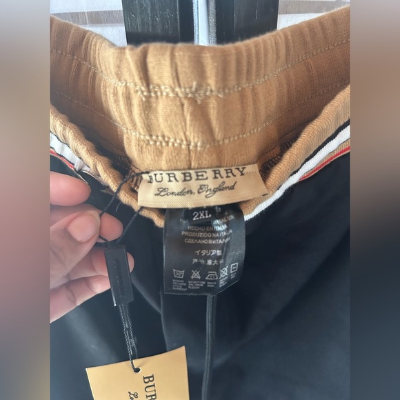 Burberry boy shorts size XXL but can fit a large for men. (NWT)see pics for det - Picture 4 of 9